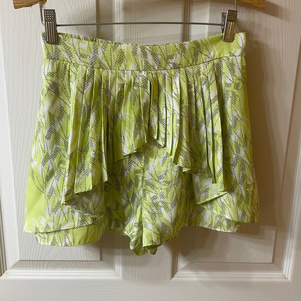 BCBG Shorts with pockets